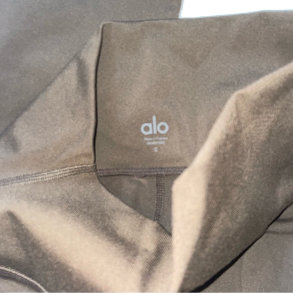 Alo Yoga Airbrush High-Waist 7/8 Bootcut Legging Espresso Brown - Picture 4 of 6